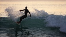 Surfování se Ota Oliva věnuje osm let.