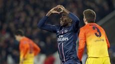 Záloník Blaise Matuidi z Paris St. Germain se raduje ze vsteleného gólu.