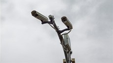 Kamera hlídá �elezni�ní p�ejezd v B�ezhrad�, kde se v roce 2003 srazil autobus