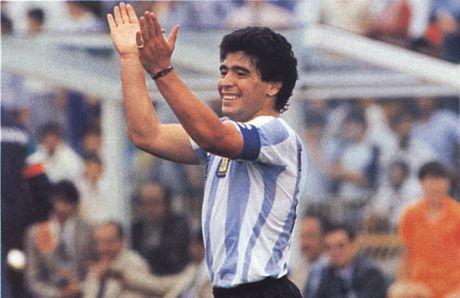 Diego Maradona na plaktu sportovn znaky Puma (1986)