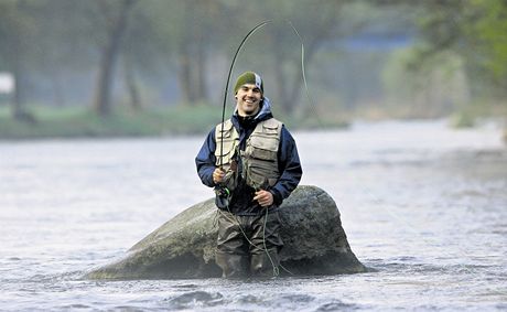 Rybái po zim vyrazili na pstruhy. (ilustraní snímek)