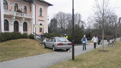 idi pod vlivem drog se pokusil v umperku ujet hlídce stráník. Nezvládl