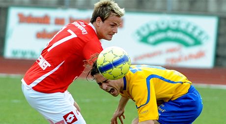 Momentka z duelu Varnsdorf (ve lutém) - Pardubice.