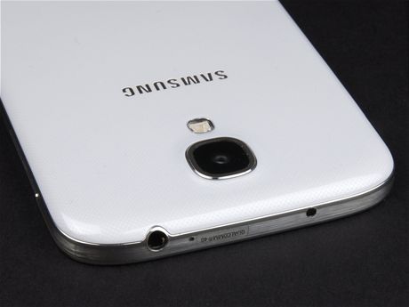 Jihokorejský Samsung je hlavním konkurentem amerického technologického gigantu Apple na trhu s chytrými telefony.