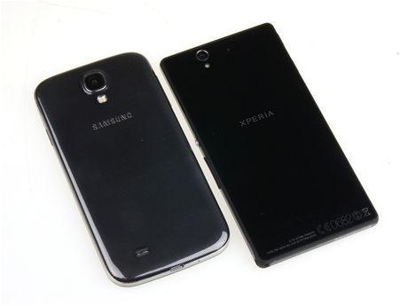 Samsung Galaxy S 4 a Sony Xperia Z - dva rozdln designov trendy. Samsung...