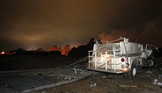 Následky výbuchu v továrně na hnojiva v texaském městečku West (18. dubna 2013)