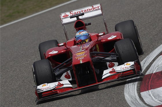 Fernando Alonso - nejrychlejí mu tetího tréninku na Velkou cenu íny.