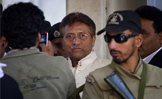 Soud nařídil zatčení Parvíze Mušarafa.
