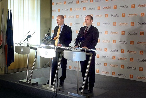 Bohuslav Sobotka a Michal Haek na tiskové konferenci SSD v Lidovém dom.