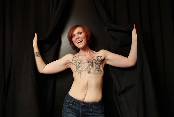 Kelly Davidsonová vyeila ablaci prsou po rakovin zvesela. Místo implantát...