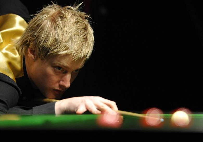 BAVIL DIVÁKY. Fanou�ci snookeru Australanu Robertsonovi v Praze tleskali.