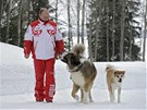 Ruský prezident Vladimir Putin na zimní procházce se svými psy (24. bezna 2013)