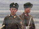 Severokorejtí vojáci vymnili puky za lopaty a vyrazili na pole (14. dubna