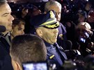 Komisa bostonské policie Edward Davis informuje novináe o zásahu ve mst...