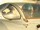 Severokorejský pilot letounu MiG-21 na zábru z propagandistického videa