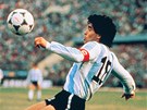 Diego Maradona v dobách své nejvtí slávy. (1986)