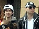Brati Dochar Carnajev (vlevo) a Tamerlan Carnajev byli identifikováni jako...