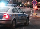 Policie v Jeremenkov ulici v Praze 4, kterou uzavela kvli masivnímu úniku