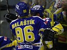 Zlíntí hokejisté se radují z prvního gólu v pátém finále hokejové extraligy