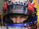 Mark Webber z Red Bullu bhem tréninku na Velkou cenu Bahrajnu.
