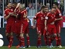 MISTR VÁLÍ DÁL. Fotbalisté Bayernu Mnichov, u jistí misti nmecké ligy, slaví