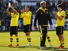SPOKOJENOST. Fotbalisté Dortmundu a jejich trenér Jürgen Klopp si za pkného