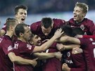 DERBY JE NAE! Fotbalisté Sparty oslavují gól v derby proti Slavii.