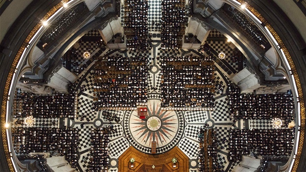 Pohebn ceremonil Margaret Thatcherov v katedrle sv. Pavla. Pohled z kupole katedrly (17. dubna 2013)