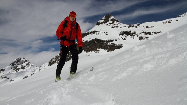 Ondej Moravec pi skialpinismu v poho Silvretta na hranicch Rakouska a vcarska. 