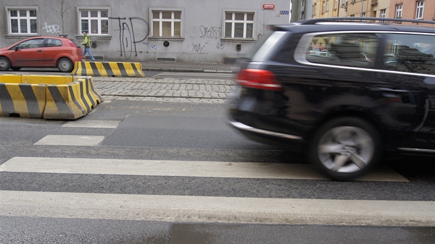 Pechody pro chodce dostanou dky novmu projektu osvtlen. V potku jich bude 35, podle informac iDNES.cz by mly v nsledujcch letech pibt jet dal.