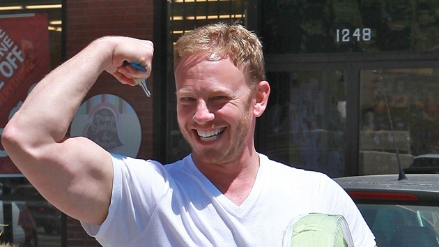 Ian Ziering pravideln posiluje.