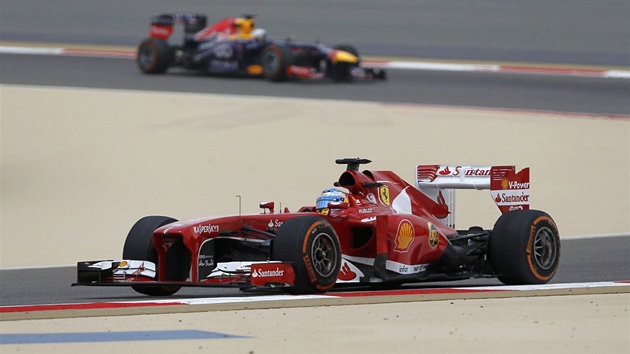 Fernando Alonso pi trninku na Velkou cenu Bahrajnu