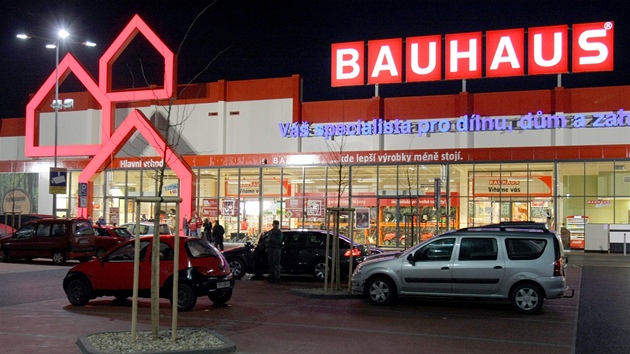 Oteven hypermarketu Bauhaus v Plzni. 