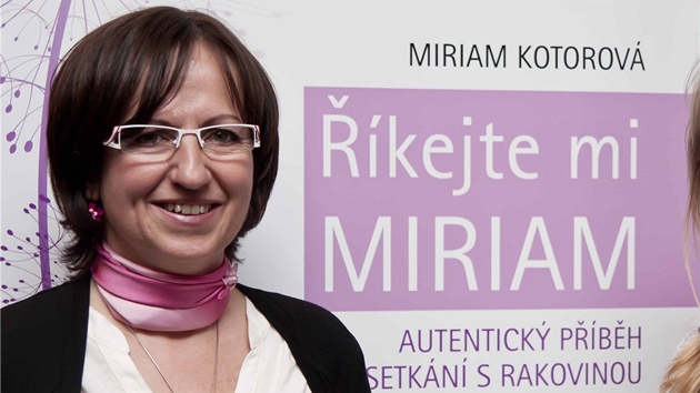 Miriam Kotorov s kolegyn Jindikou ij trika pro eny s rakovinou prsu.