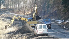 Pr�smyk na Pasách se opravuje, objí��ky na Broumovsko vedou p�es Jet�ichov.