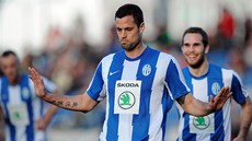 RADOST S VÁNOU TVÁÍ. Mladoboleslavský fotbalista Luká Magera oslavil svj