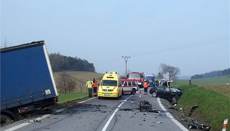 Stet osobního a nákladního vozu na hlavním tahu z Klatov na Horaovice si