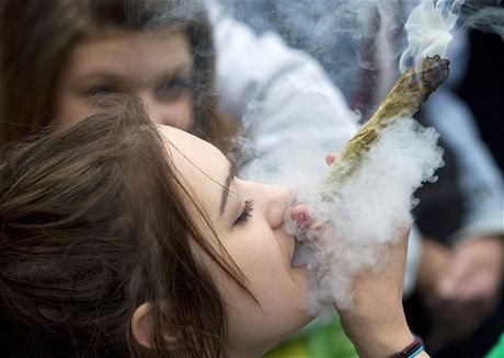 Poprvé od roku 1995 ubylo kuák marihuany mezi eskými studenty. (ilustraní snímek)