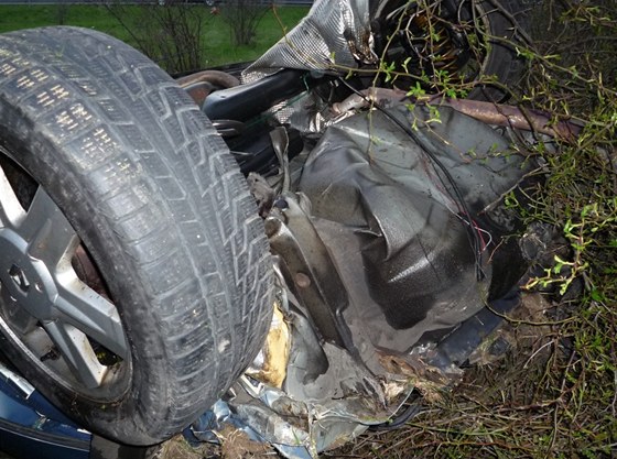 Vz, který havaroval ve tvrtek v noci havaroval nedaleko Turnova v nájezdu R35