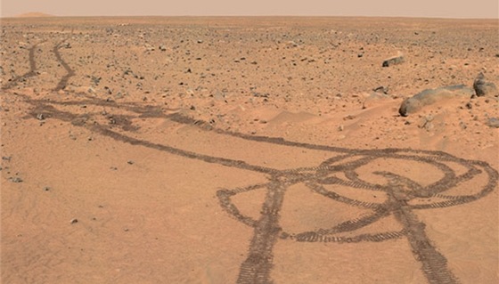 Penis na Marsu náhodou?  vytvořilo jedno z vozítek Spirit a Opportunity .