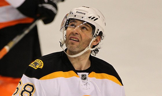 TAK KAM? Hokejový útoník Jaromír Jágr si vybírá v NHL nové psobit. Moná zstane v Bostonu.