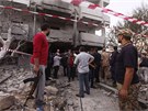 Francouzská ambasáda v Libyi po úterním bombovém útoku (23. dubna 2013)