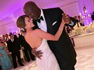 Michael Jordan a Yvette Prietová pi prvním manelském tanci