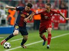 HVZDNÝ SOUBOJ. Lionel Messi z Barcelony (vlevo) se pokouel obejít Francka