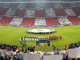 Fotbalov stadion v Mnichov tsn ped vkopem semifinle Ligy mistr mezi