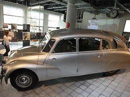 Tatra 87 cestovatel Ji Hanzelky a Miroslava Zikmunda