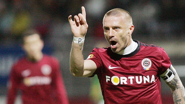 Sparansk fotbalista Tom epka pi utkn s Jabloncem nad Nisou (24. bezna 2010)