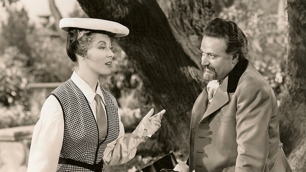 Hugo Haas po boku slavné Greer Garson ve filmu Mrs. Parkington.