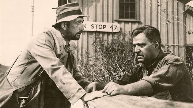 Haas ve svém americkém režijním debutu Hlídač č. 47 (Pickup).