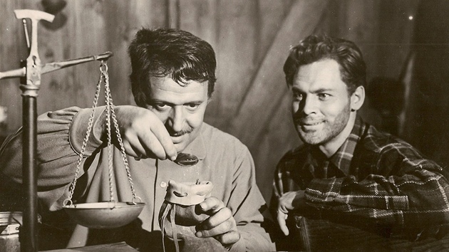 Haas a John Agar ve zlatokopeckém dramatu Návnada.